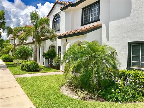 amberton townhomes naples fl